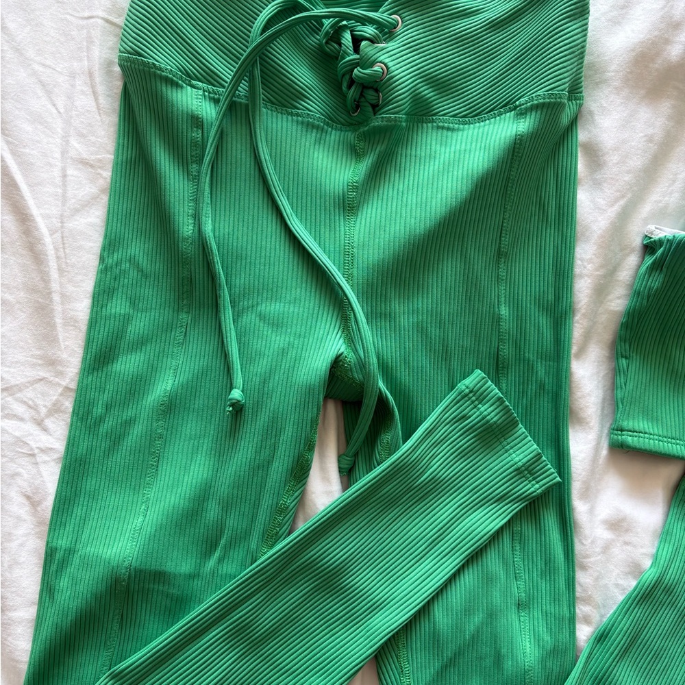 Year of Ours Green Ribbed Active Set - Sports Bra & Leggings - Picture 2 of 6
